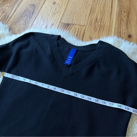 Kit and Ace V Neck Knit Sweater Size XS - Picture 10 of 10
